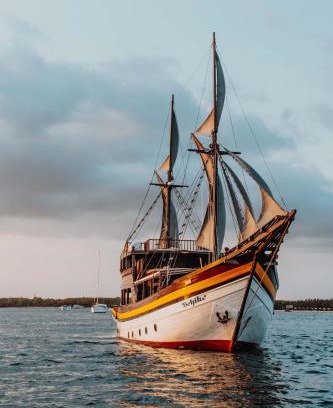 Sei Pinang Boat Rental | Open Trip Behike Luxury Phinisi - 3D2N Komodo National Park