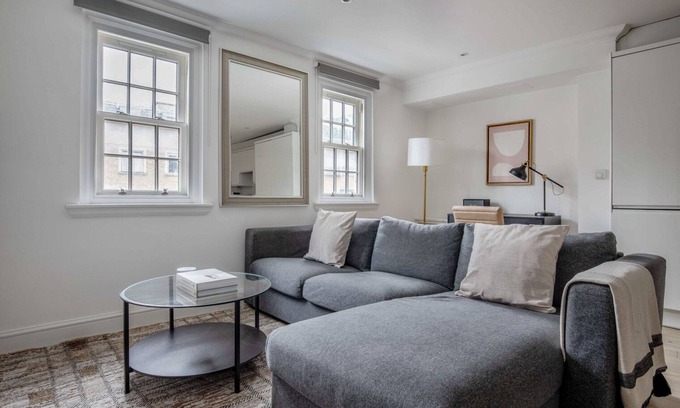 Bishop's Apartment | Open Waterloo 2BR, nr London Eye, Museums & Station, by Blueground