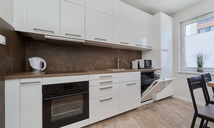 Fabryczna Apartment | Opoczynska Apartment by Renters