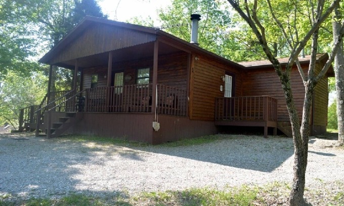 Eckerty Cabin | Optimum Cabin 12 with Jacuzzi and HOT TUB on Patoka Lake in Southern Indiana