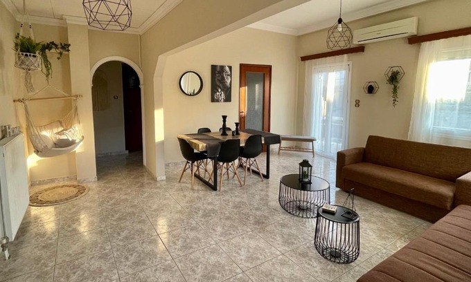 Vatolakkos Apartment | Orange Country House