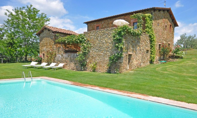Castelnuovo Berardenga Apartment | Orietta 2- Apüartment with swimming pool