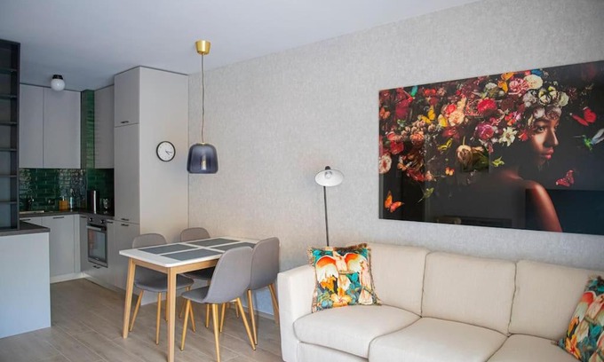 Sofia City Center Apartment | Oslo: A modern furnished apartment with parking