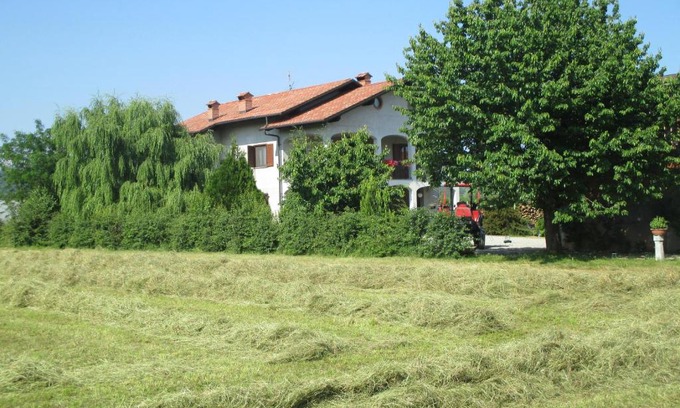 Aglie House | Ospitalità rurale La Svizzera