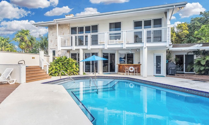 Islamorada House | Osprey Bay Villa on the Bay! Spectacular Sunsets, Pool, Hot Tub & Private Dock!