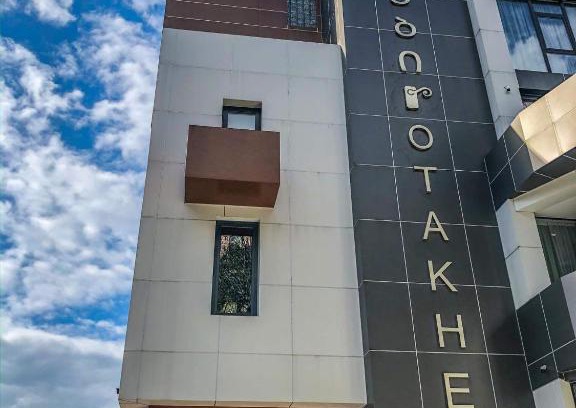 Sarpi Hotel | OTAKHEBI