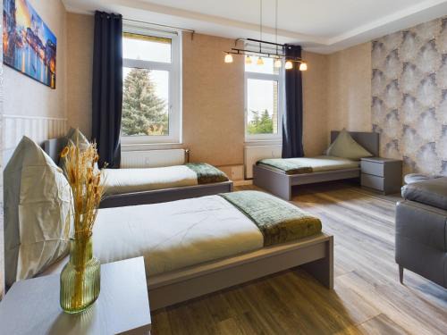 Ottersleben Apartment | OtterslebenGartenblick37 - Küche & Garten, bis zu 3 Personen