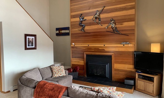 Wildernest Condo | Our Beautiful 3 Bedroom Mountain Retreat to Share with you!