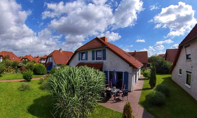 Hooksiel House | Our cozy, family-friendly semi-detached house in Hooksiel invites you.