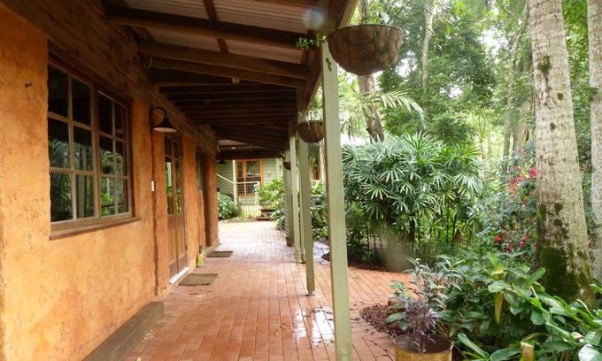 Eerwah Vale House | Outback magic in the Hinterland!
