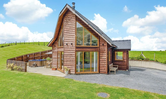Caersws Ski Chalet | Outstanding open plan two storey lodge.