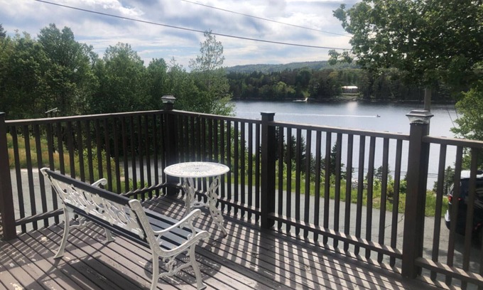 Halifax County House | Overlooking the Stunning views of St.Margaret's Bay