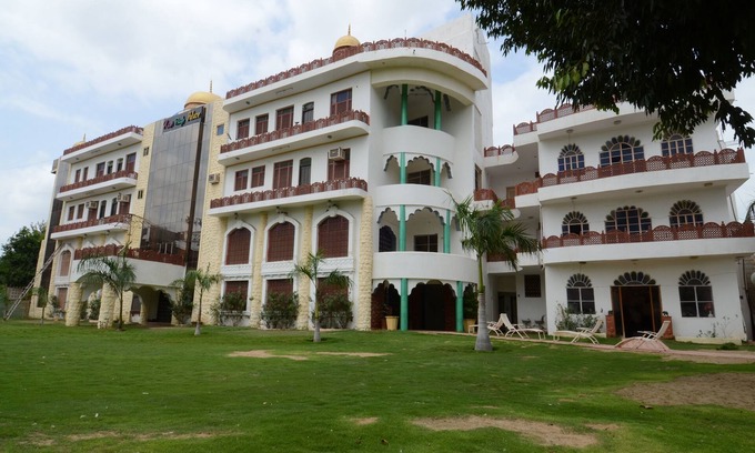 Jhalamand Hotel | OYO 17368 Ranibagh Palace