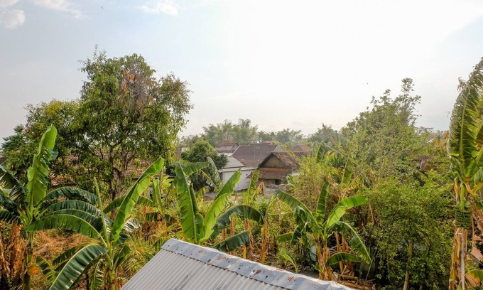 Madiun Hotel | OYO 1784 Hj. Aniek Residence