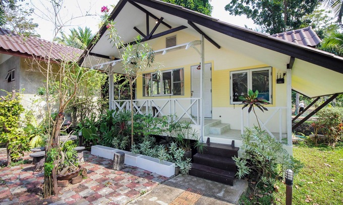 Amphawa Hotel | OYO 606 Baan Suansabai Pleanpanmai Resort Amphawa