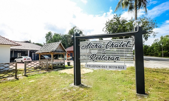 Kampong Raja Hotel | OYO 89607 Aloha Chalet