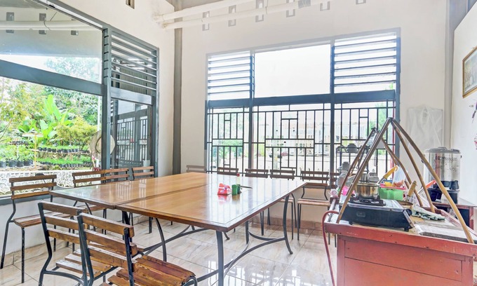 Wonosobo Hotel | OYO 90517 Homestay Wonosobo Asri