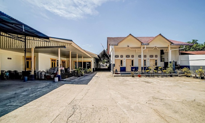 North Labuhanbatu Hotel | OYO 90834 Hotel Anugrah