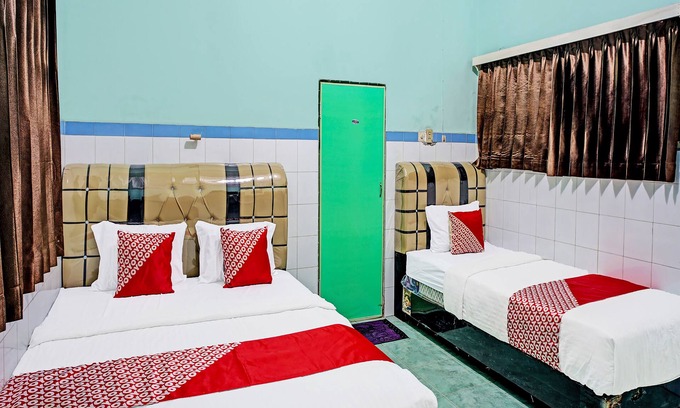 Kisaran Timur Hotel | OYO 91874 Kisaran Residence Syariah