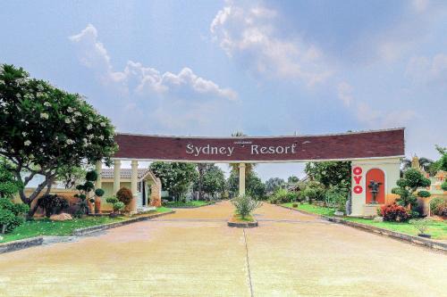 Suphan Buri Hotel | OYO 926 Sydney Resort
