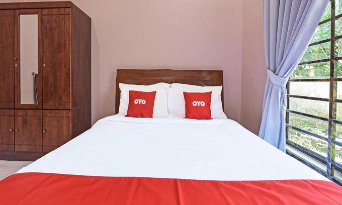 Kampung Gong Limau Hotel | OYO Home 90448 Nurbayu Guest House