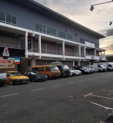 Tawau Hotel | OYO HOME 90671 Dd Rest House