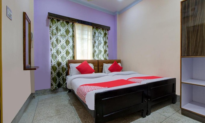 Neora Hotel | OYO Hotel Dhara