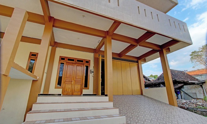 Purwodadi Hotel | OYO Life 92812 Galih Kostel 2 Syariah