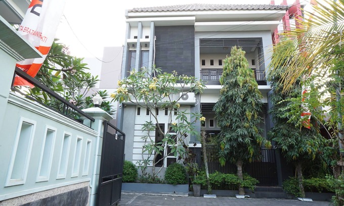 Lumajang Hotel | OYO Life 93045 Kost Putra Bu Ketut