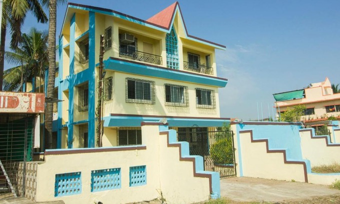 Chendhare Hotel | OYO Muktai Nest