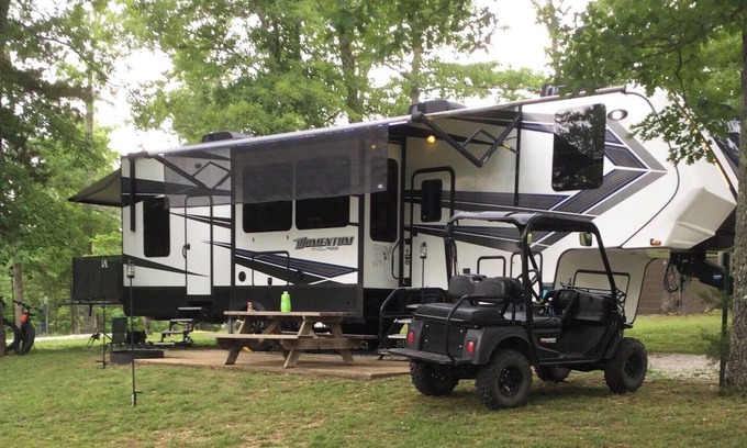 Teresita House | Ozark Getaway! Near Jacks Fork River with Free Parking! Pets Allowed!