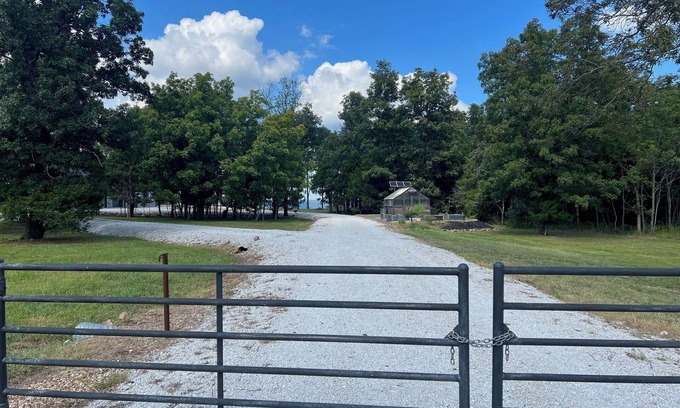Jasper House | Ozark Vista Retreat - A one bedroom, pet friendly space with a fantastic view!