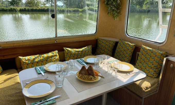 Saint-Symphorien-sur-Saone Boat Rental | Péniche St Remy