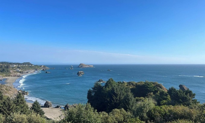 Brookings Apartment | Pacific Panorama At Rainbow Rock