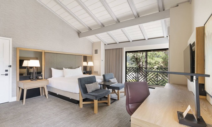 Fallbrook Hotel | Pala Mesa Golf Resort