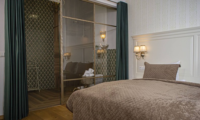 Avrig Hotel | Palatul Brukenthal Avrig