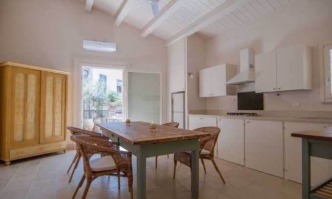Modica Apartment | Palazzo degli Olivi - The Jasmine Terrace in the monumental area of Modica