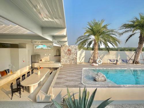 Pak Nam Pran House | Palm Springs Villa Pranburi