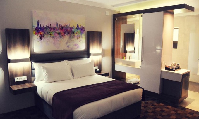 Brits Hotel | Palm Swift Luxury Accommodation