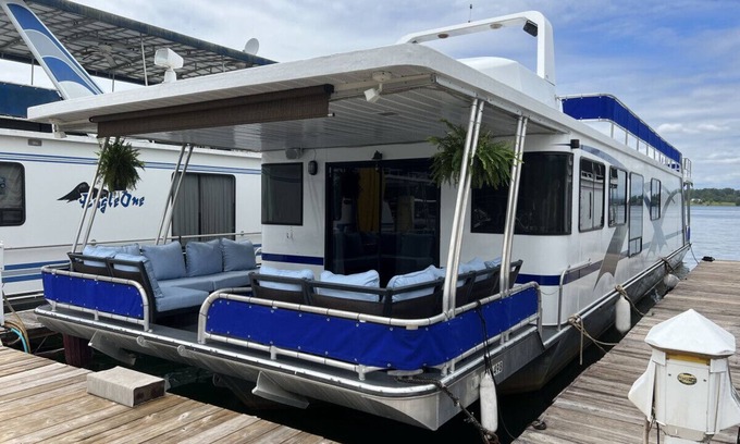 Seneca Boat Rental | Palmetto Paradise Houseboat
