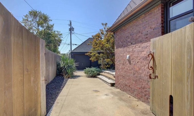 Cherry Street Apartment | Pamela - Private, gated