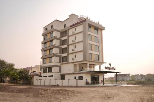 Sangole Hotel | Pandharipuram Palace