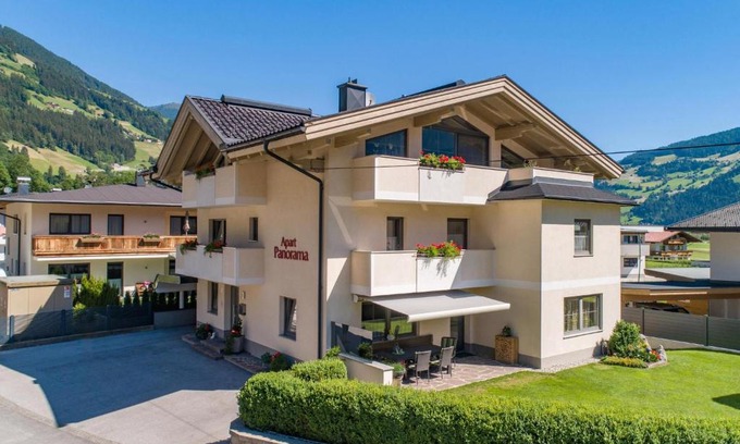 Hoarberg Apartment | Panorama II