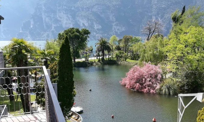 Riva del Garda Apartment | Panorama Lake View - BEACH APARTMENT ~ THE ORIGINAL