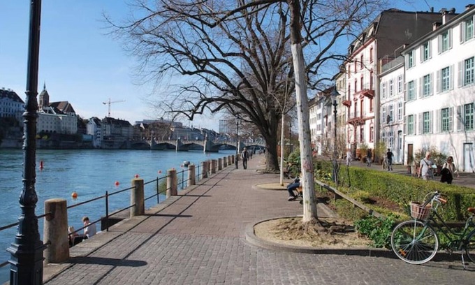 Basel City Centre Apartment | Panorama-Riverview: 70 sqm Riverside Junior Suite Deluxe