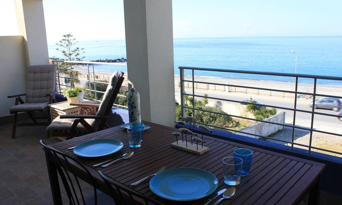 Divieto Apartment | Panoramic beachfront ideal for two couples