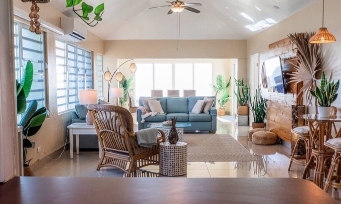 Estate Lerkenlund Condo | Panoramic Island Views - 2 mins to Mountain Top!