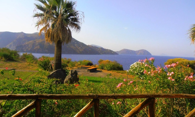 Vulcano Porto Apartment | Panoramic two-room apartment with large patio at Vulcano