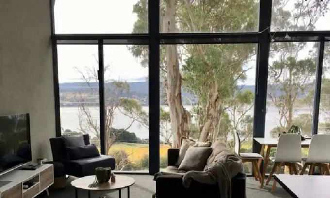 Grindelwald House | Panoramic views from your stunning 'Treehouse'