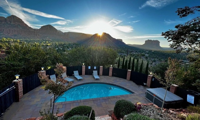 Sedona House | Panoramic Views, pool and 2 hot tubs, pool table